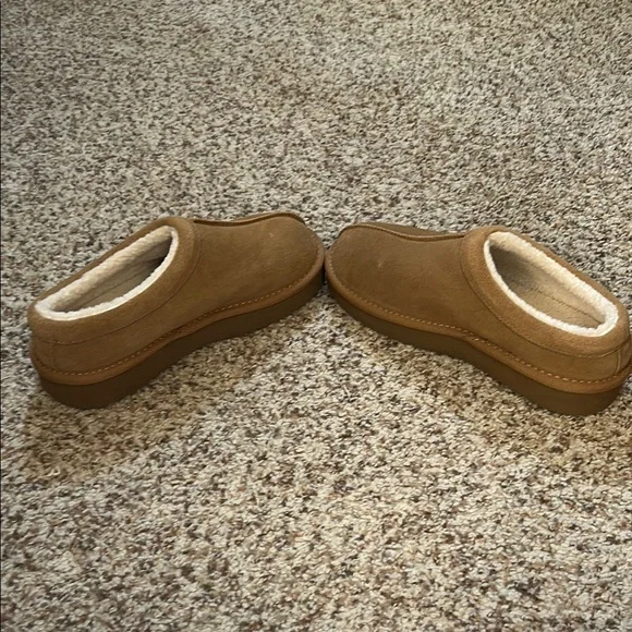Target Tan Plush Slip-On Slippers - Picture 5 of 6